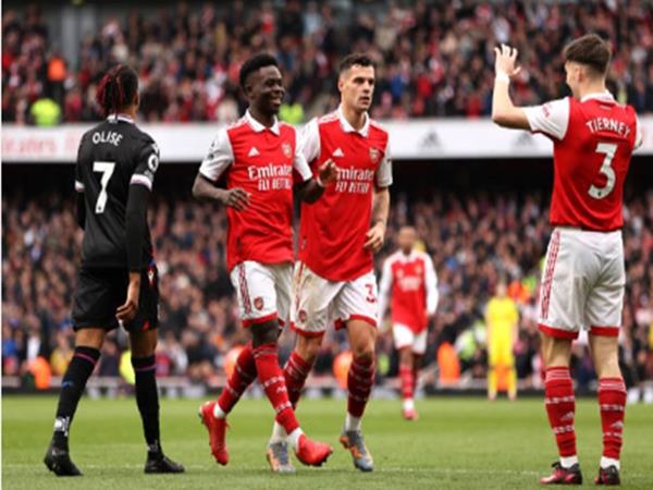 Tin Man City 20/3: Arsenal tạo khoảng cách 8 điểm với Man City