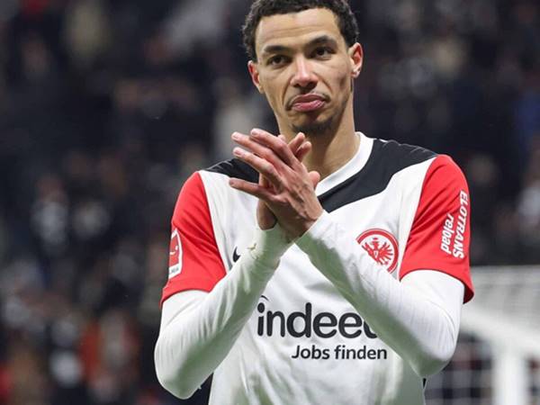 Tin Liverpool 23/4: Hugo Ekitike được The Kop theo đuổi