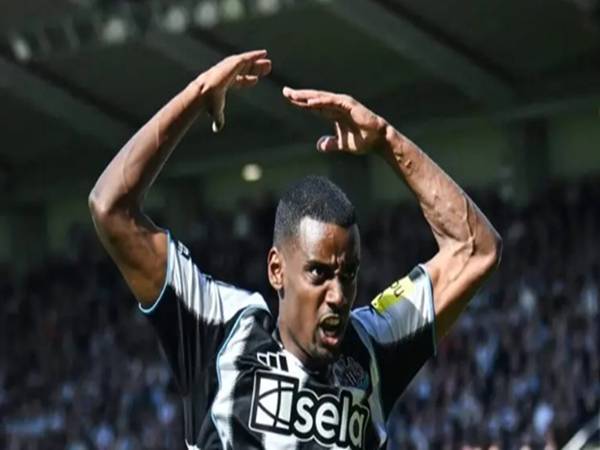 Chuyển nhượng Isak: Công khai muốn rời Newcastle tới Liverpool