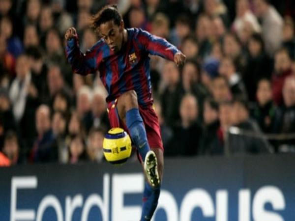 Ronaldinho – Khống chế đầy ngẫu hứng và kỹ thuật