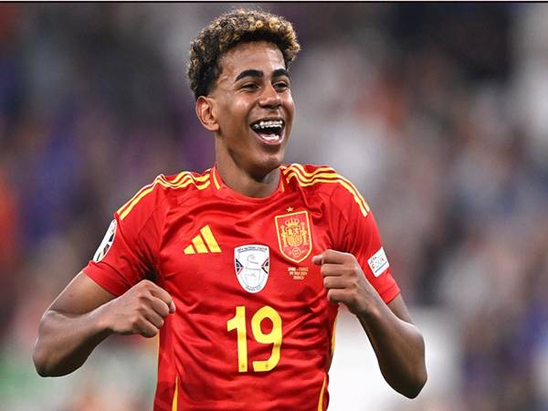 Yamal số áo mấy tại ĐT Tây Ban Nha?