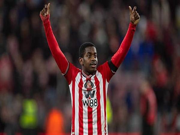 Tin chuyển nhượng: Man United gia nhập thương vụ Noah Sadiki