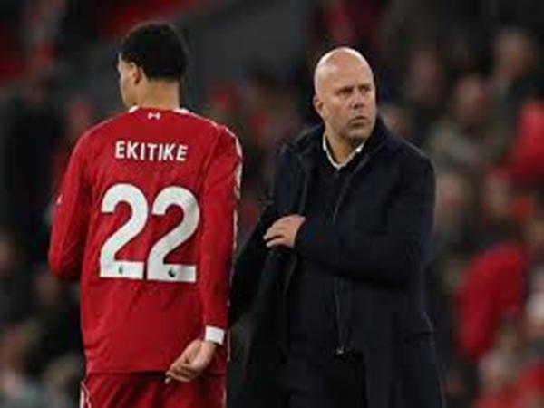 Arne Slot đặc biệt ca ngợi Bruno Fernandes